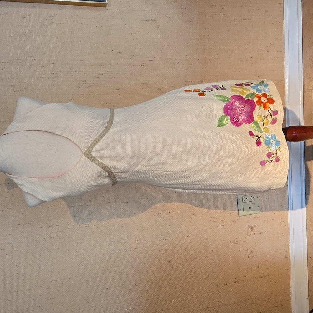 Lilly Pulitzer Cream Backless Dress with Floral Embroidery